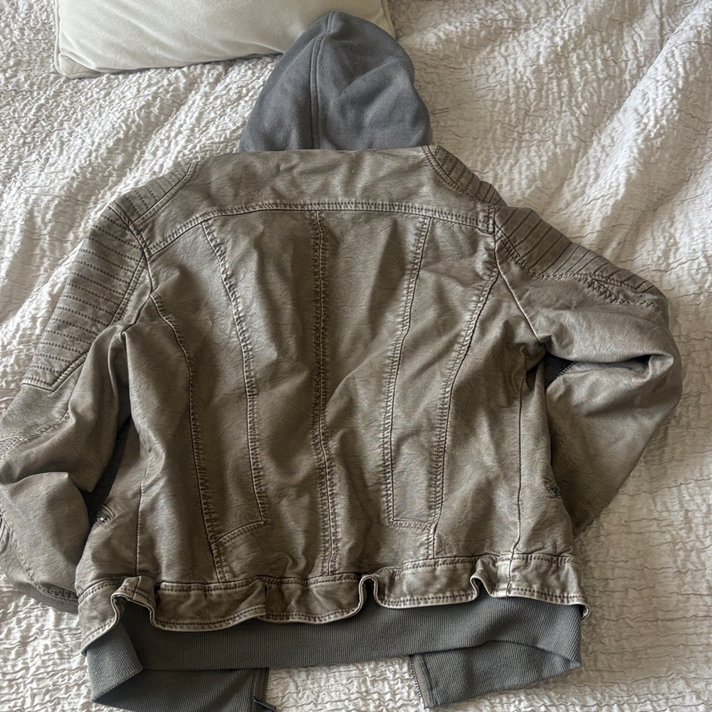 Women’s Jacket - Picture 3 of 3